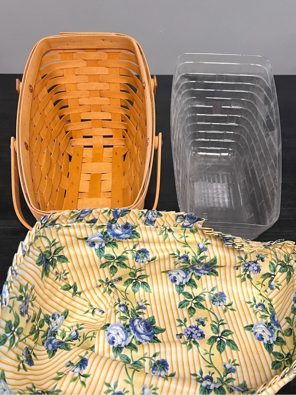 VTG 1998 Longaberger Medium Size Vegetable Basket W/ Plastic & Fabric Liner USA